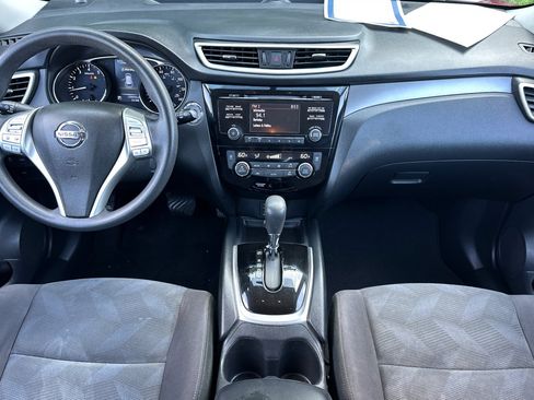 Used 2016 Nissan Rogue SV FWD image 12