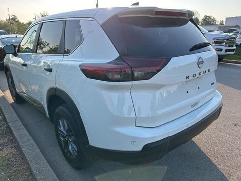 Used 2024 Nissan Rogue S AWD/4WD image 4