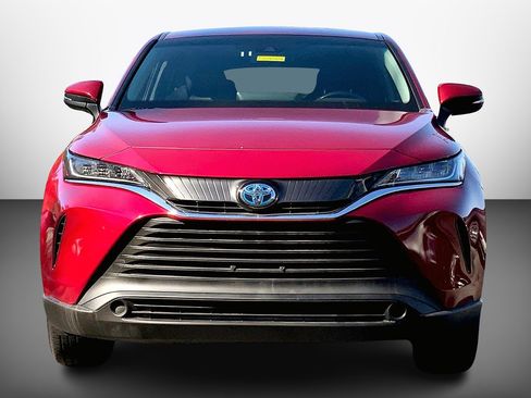 Used 2022 Toyota Venza LE image 5