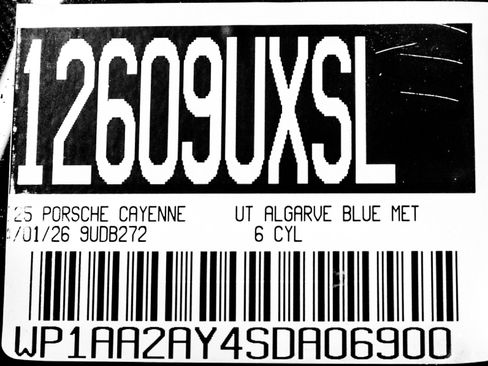 Certified 2025 Porsche Cayenne image 29