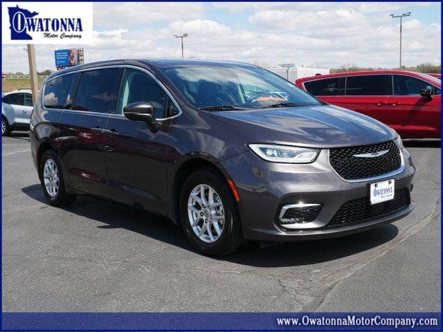 Certified 2023 Chrysler Pacifica Touring-L FWD image 1