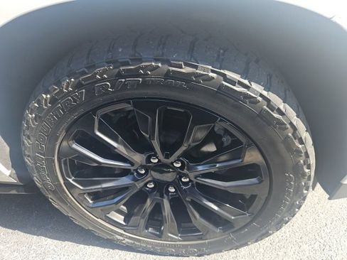Used 2021 GMC Yukon Denali w/ Denali Ultimate Package AWD/4WD image 4