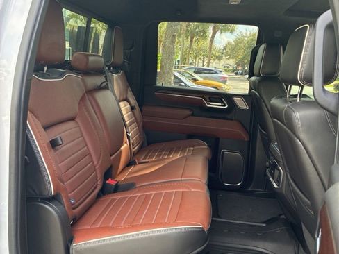 Used 2024 GMC Sierra 3500 Denali Ultimate image 17