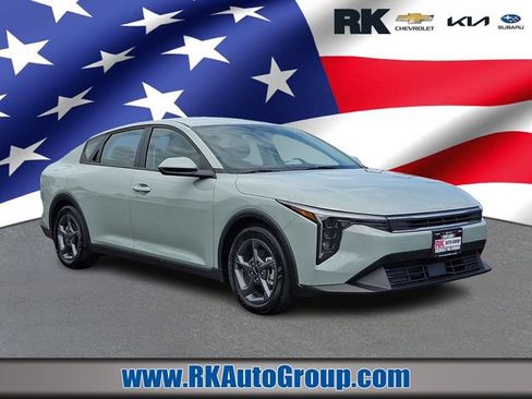 Certified 2025 Kia K4 FWD image 1