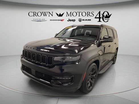 Used 2025 Jeep Wagoneer Series II w/ Convenience Group I AWD/4WD image 3