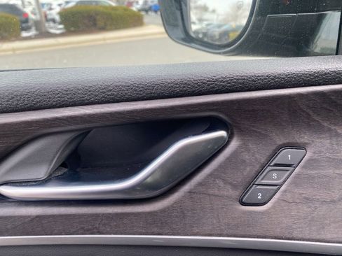 Used 2023 Jeep Grand Cherokee 4WD 4xe image 12