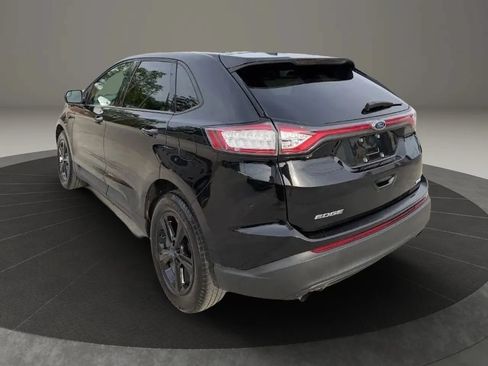 Used 2018 Ford Edge SE FWD image 5