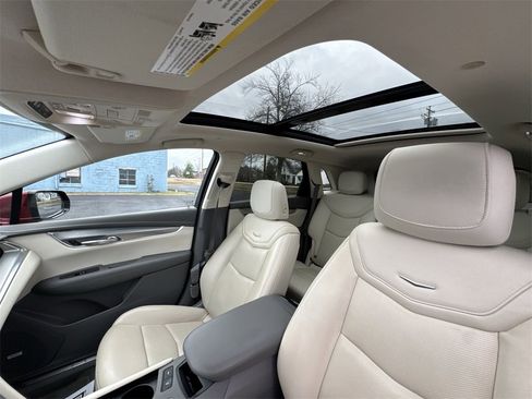 Used 2021 Cadillac XT5 Premium Luxury image 21