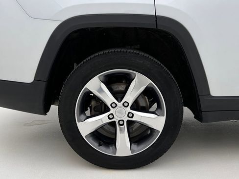 Used 2021 Jeep Grand Cherokee L Limited AWD/4WD image 28