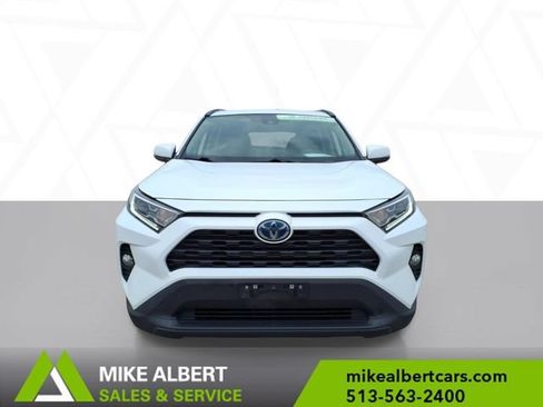 Used 2021 Toyota RAV4 XLE AWD/4WD image 2