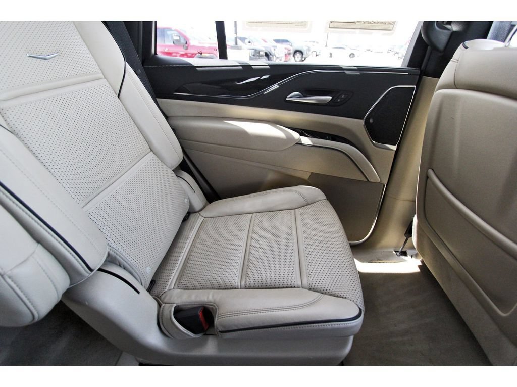 Certified 2023 Cadillac Escalade Premium Luxury w/ Performance Package AWD/4WD image 11