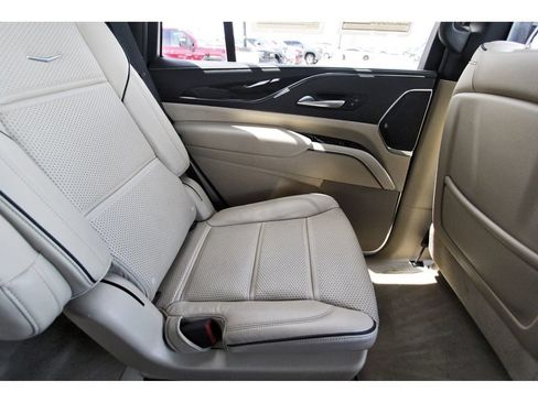 Certified 2023 Cadillac Escalade Premium Luxury w/ Performance Package AWD/4WD image 11