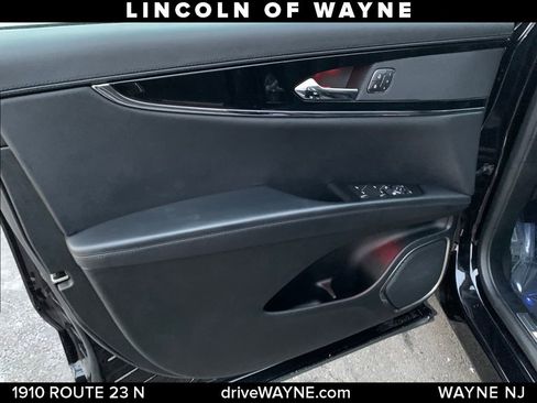 Certified 2022 Lincoln Nautilus Reserve image 13