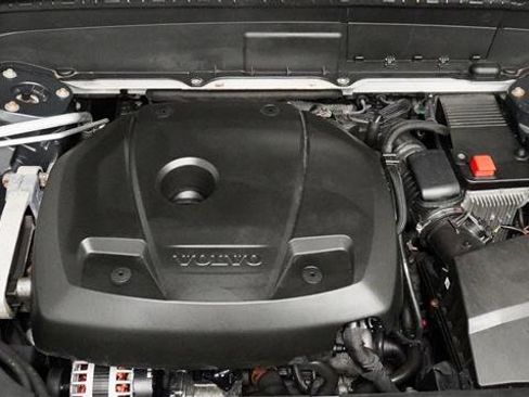 Used 2016 Volvo XC90 T6 Momentum image 35