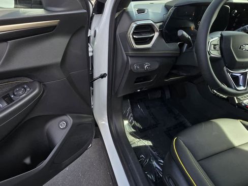 Used 2025 Chevrolet TrailBlazer ACTIV w/ Convenience Package FWD image 42