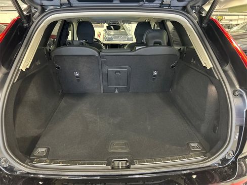 Certified 2025 Volvo XC60 B5 Plus image 27