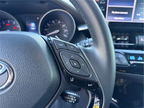 Used 2021 Toyota C-HR Limited image 22