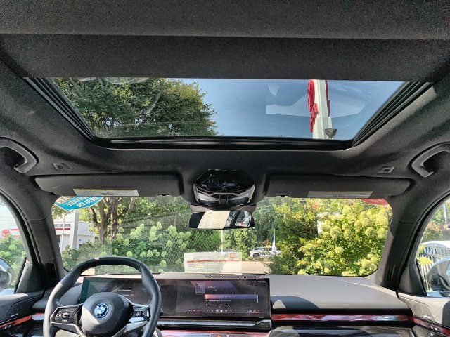 Used 2024 BMW i5 eDrive40i RWD image 32