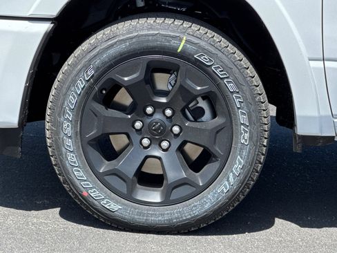 New 2026 RAM 1500 4x4 Crew Cab image 24