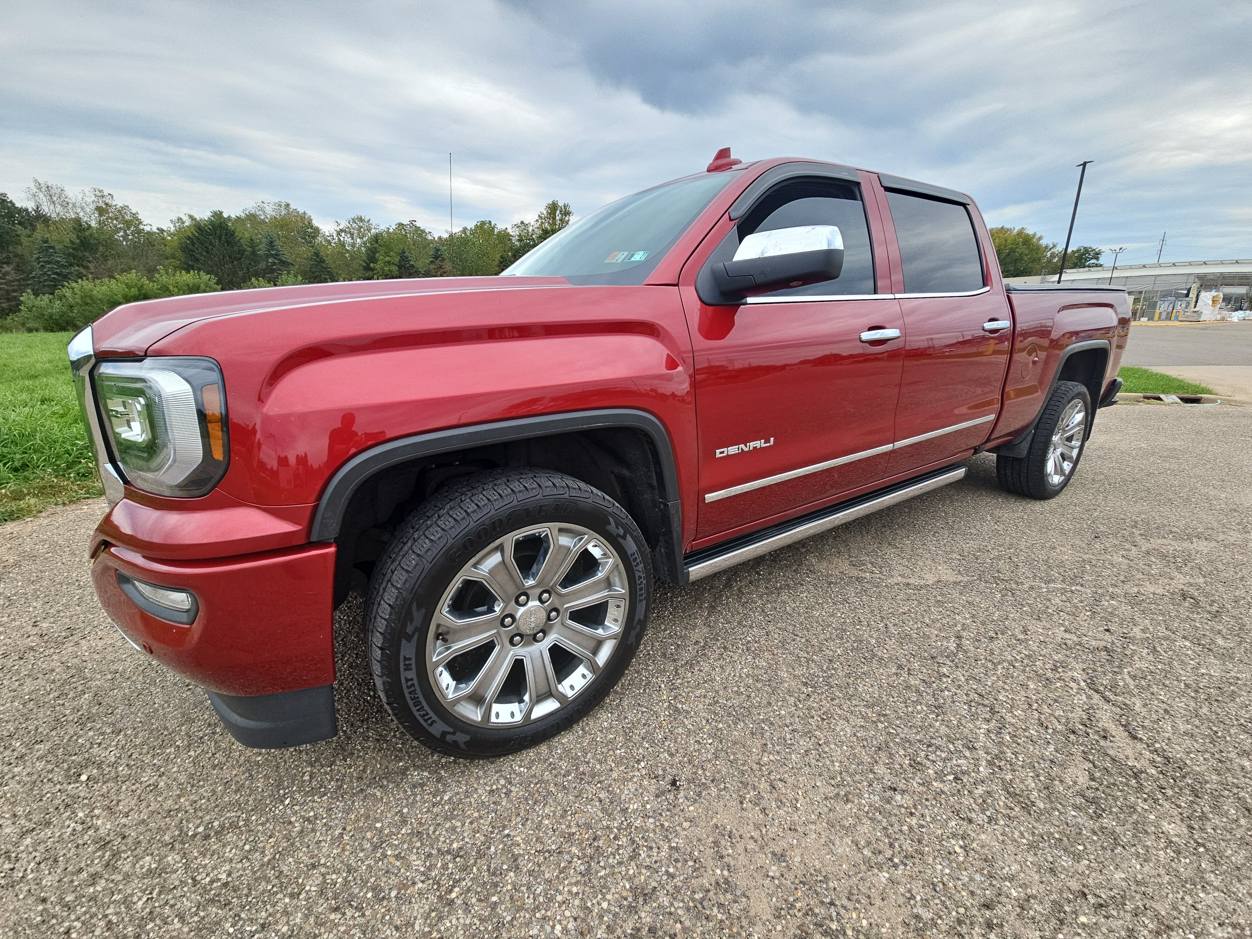 Used 2018 GMC Sierra 1500 Denali w/ Denali Ultimate Package AWD/4WD image 9