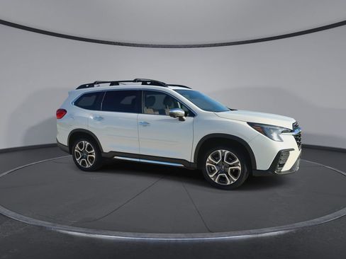 Used 2023 Subaru Ascent Touring AWD/4WD image 2