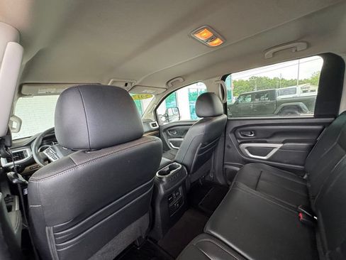 Used 2017 Nissan Titan SL w/ SL Towing Convenience Package RWD image 22