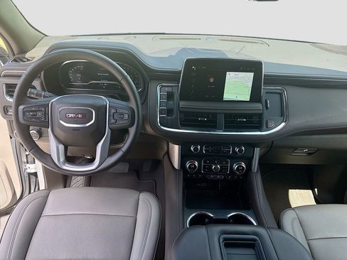 Used 2024 GMC Yukon XL SLT w/ SLT Luxury Package image 44