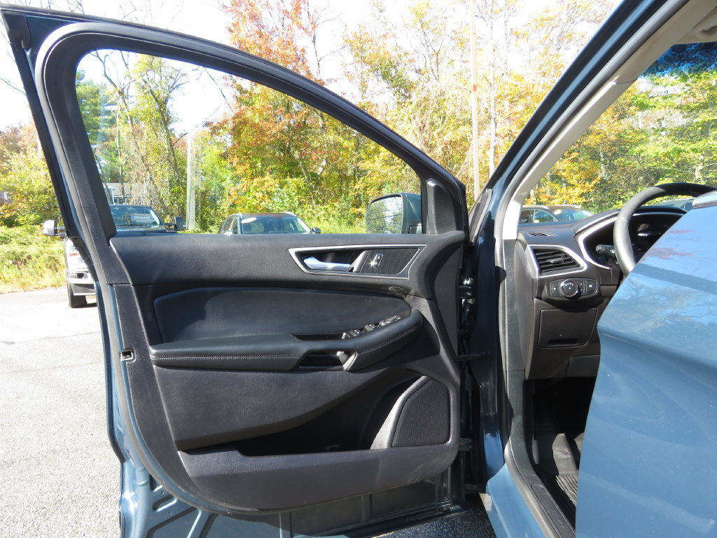 Used 2019 Ford Edge SEL w/ Equipment Group 201A AWD/4WD image 9