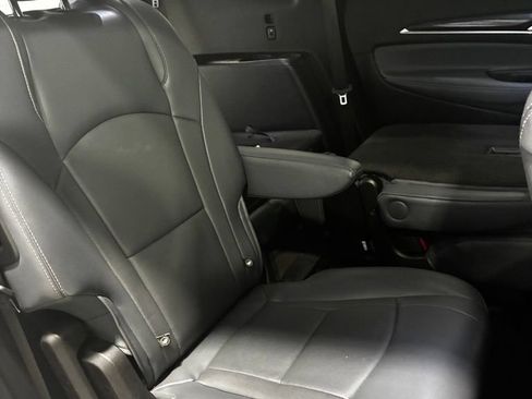 Used 2019 Buick Enclave Essence FWD image 34
