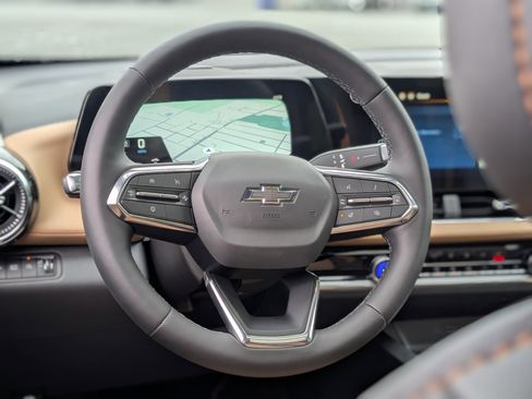 New 2026 Chevrolet Equinox ACTIV w/ Safety and Technology Package image 16