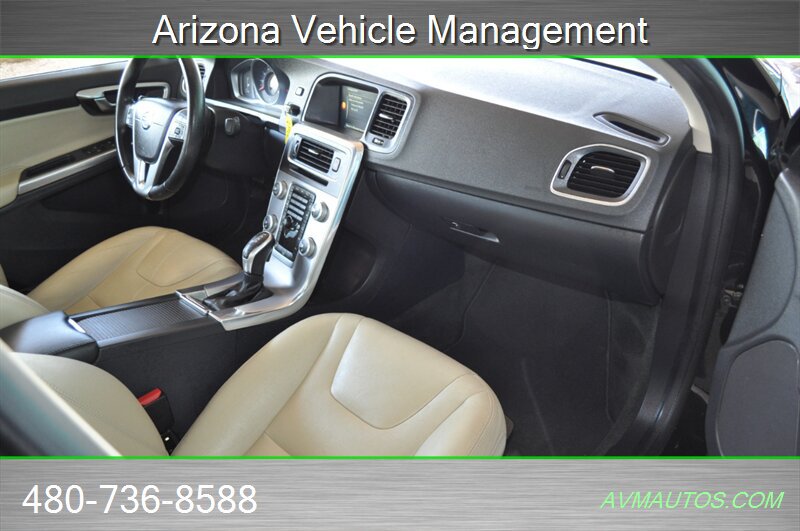 Used 2017 Volvo S60 T5 Dynamic FWD image 17