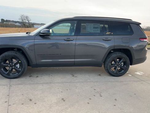 New 2025 Jeep Grand Cherokee L Limited w/ Black Appearance Package image 6