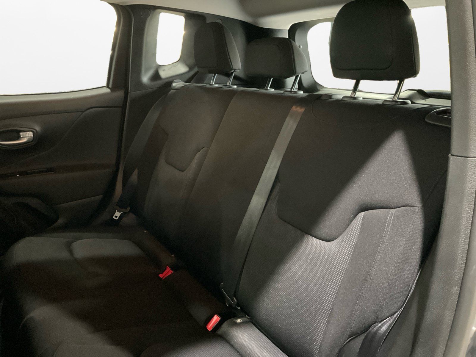 Used 2023 Jeep Renegade Latitude AWD/4WD image 15