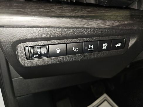 Used 2023 Nissan Ariya AWD image 34