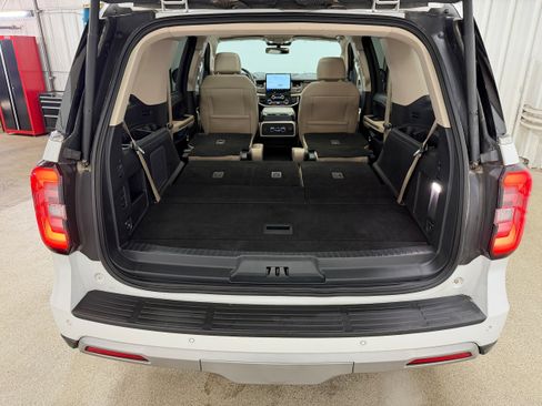 Certified 2024 Ford Expedition Limited image 34