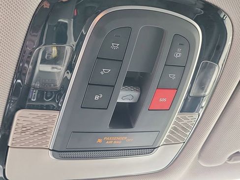 Used 2023 Hyundai Palisade SEL w/ Premium Package image 18