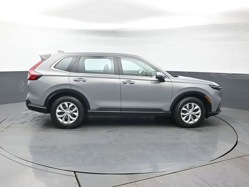 Used 2023 Honda CR-V LX image 7