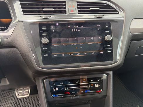 Used 2022 Volkswagen Tiguan SE R-Line image 21