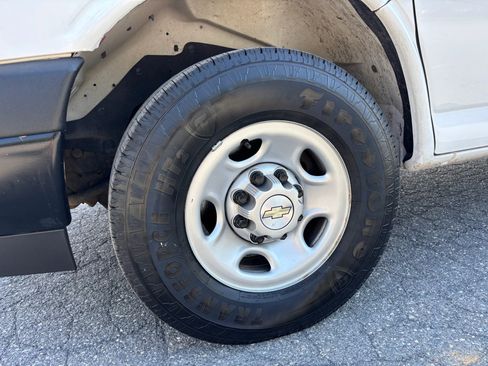 Used 2021 Chevrolet Express 2500 Extended w/ Driver Convenience Package image 40