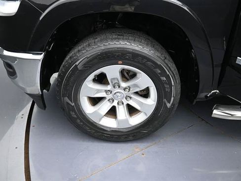 Used 2019 RAM 1500 Laramie AWD/4WD image 21