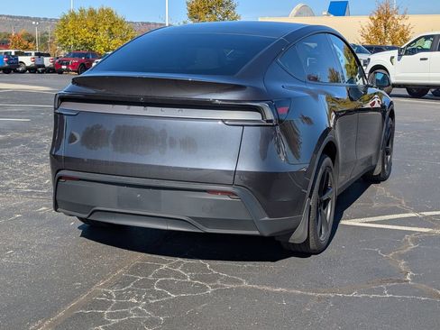 Used 2026 Tesla Model Y Long Range image 3