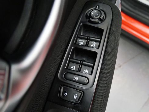 Used 2021 Jeep Renegade Latitude AWD/4WD image 13