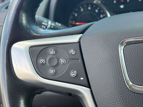 Used 2022 GMC Terrain SLT w/ Tech Package image 19