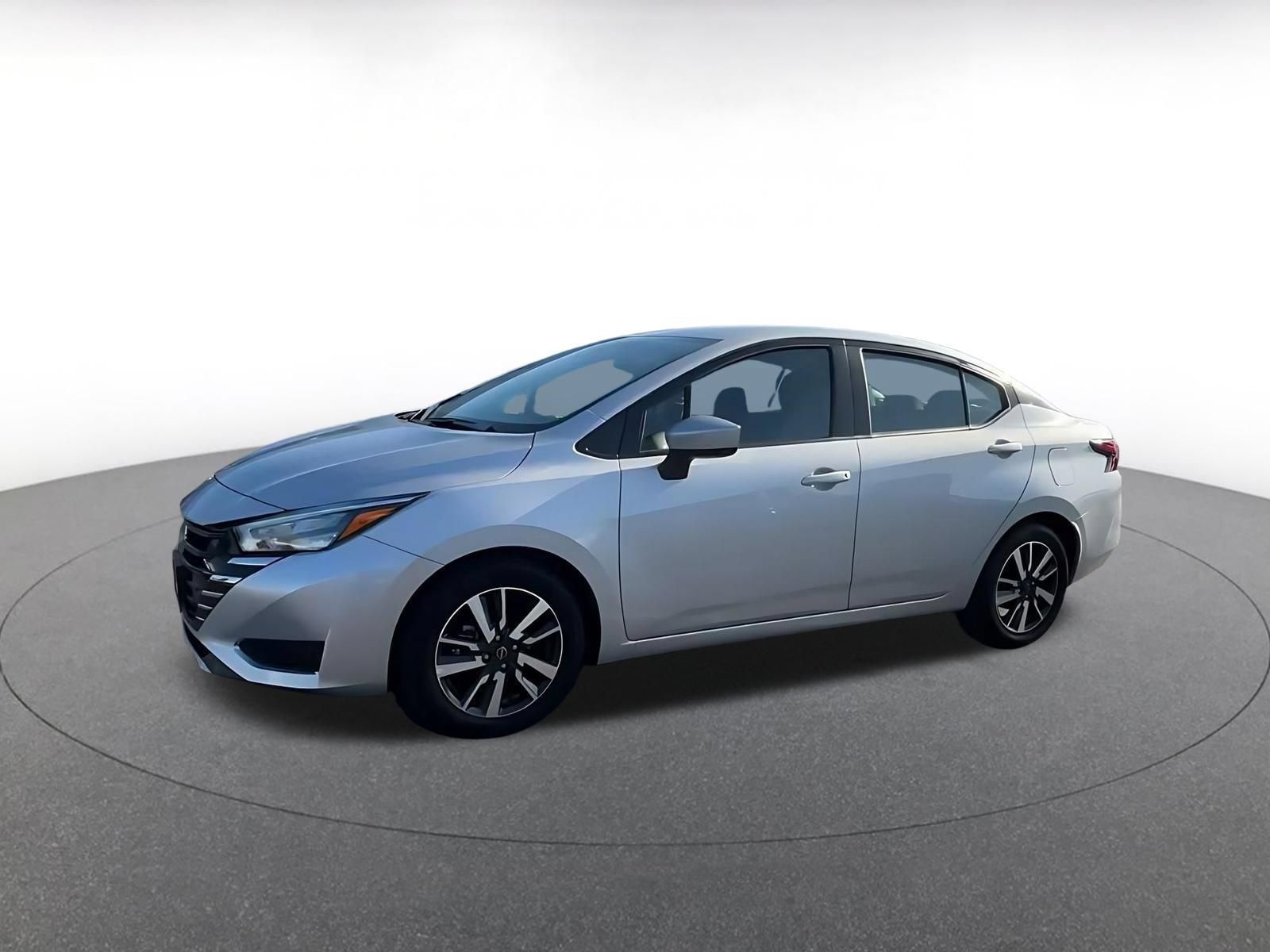 Used 2025 Nissan Versa SV FWD image 7
