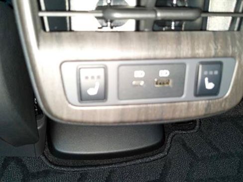 Certified 2023 Nissan Ariya FWD image 23
