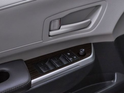 Used 2023 Toyota Sienna LE image 25