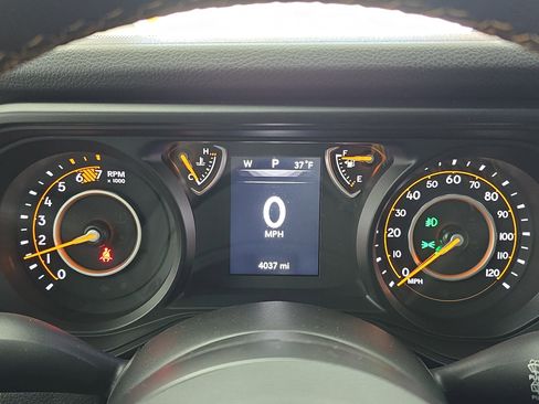 Used 2024 Jeep Wrangler Sport S image 18