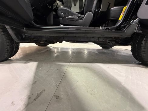 Used 2014 Toyota FJ Cruiser 4WD image 39