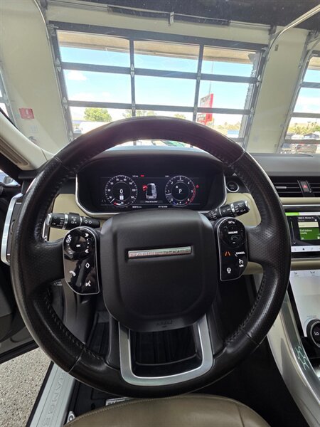 Used 2019 Land Rover Range Rover Sport HSE AWD/4WD image 9
