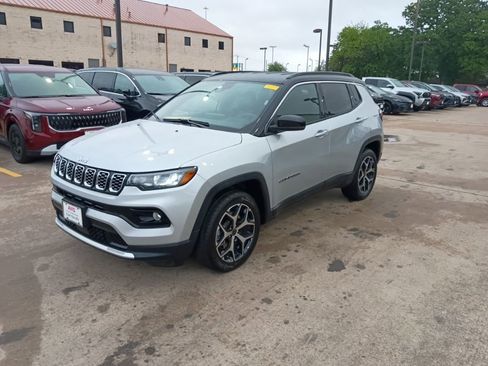 Used 2025 Jeep Compass Limited image 1